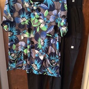 Uniform Advantage Floral Scrub Set - Blue and Green